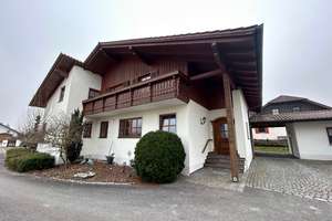 Viel Platz für die Familie – Wohnhaus mit Garten in Ortenburg – Die vollständige Adresse der Immobilie erhältst du vom Anbieter., 94496 Ortenburg – Vorschaubild 2