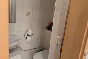 Viel Platz für den Alltag in diesem Haus in München-Moosach – Die vollständige Adresse der Immobilie erhältst du vom Anbieter., 80993 Alt-Moosach, München – Vorschaubild 15