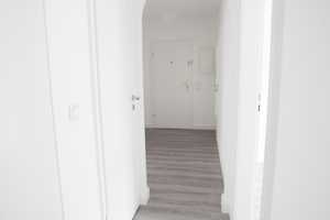 Oberkassel wunderschöne Wohnung in toller Lage – Kyffhäuser Str. 4, 40545 Düsseldorf – Vorschaubild 3