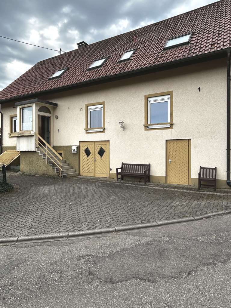 Immobilie in Bühl - 3-Zimmer-Erdgeschosswohnung mit Potenzial in Bühl-Eisental - Bild 0
