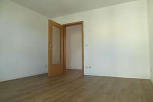 3 Zimmer Wohnung mit Balkon in der Nähe der Pauluskirche – Rähnisstraße 49, 8525 Bahnhofsvorstadt, Plauen – Vorschaubild 3
