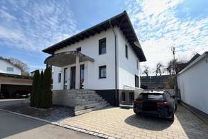 „Modernes Einfamilienhaus mit Einliegerwohnung, Galerie & Doppelgarage in ruhiger Sackgassenlage“ – Die vollständige Adresse der Immobilie erhältst du vom Anbieter., 89346 Bibertal – Vorschaubild 11