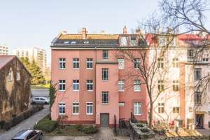 Berliner Altbau-Perle mit 8 Einheiten: Stabile Rendite & sofortiges Wertsteigerungspotenzial!