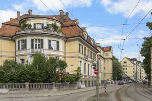 ROGERS: Großzügiges City-Domizil mit zwei Balkonen direkt am Englischen Garten – Die vollständige Adresse der Immobilie erhältst du vom Anbieter., 80538 Englischer Garten, München – Vorschaubild 20