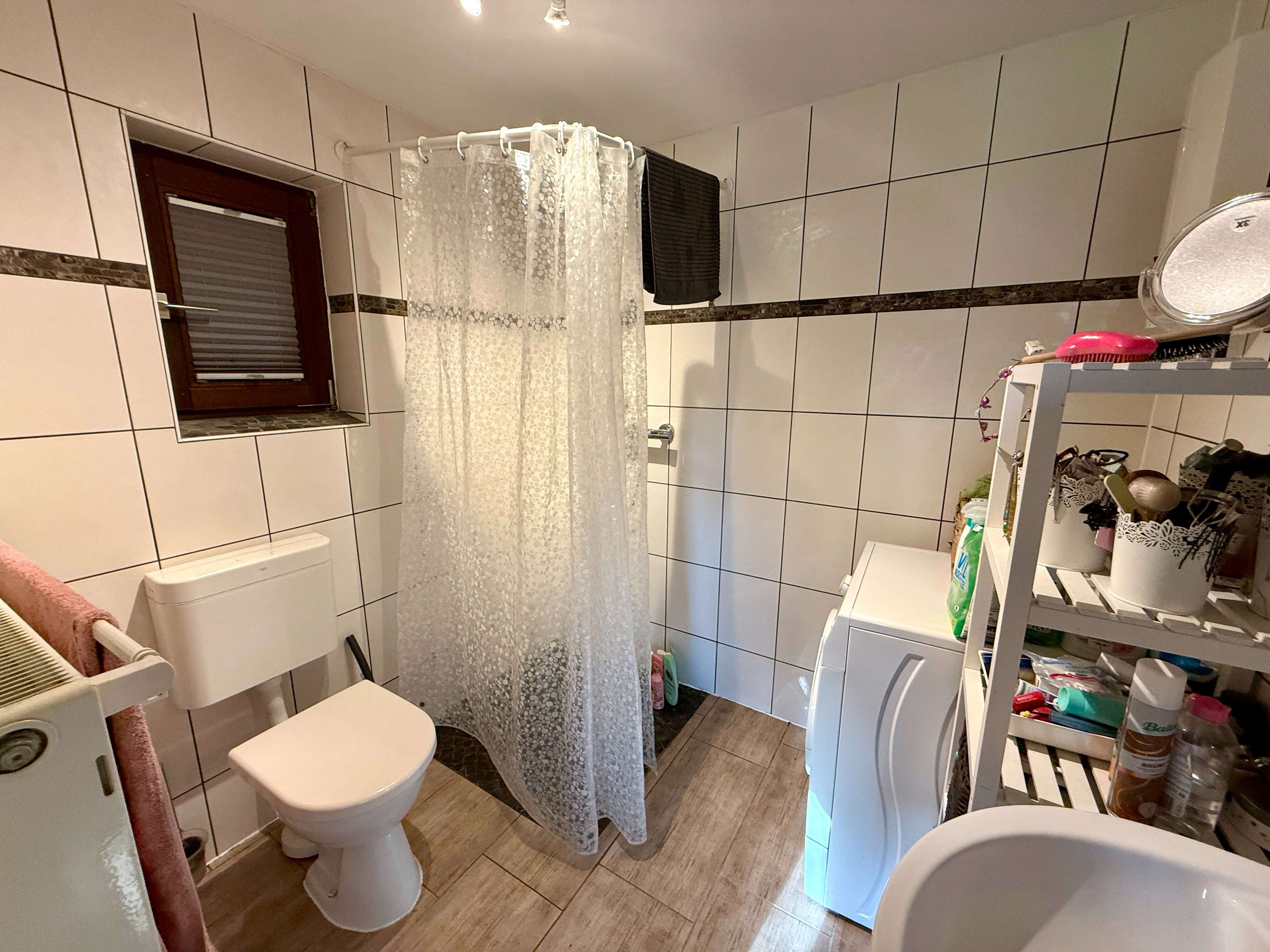 Immobilie in Wietzen - Modernisiertes Zweifamilienhaus mit Einliegerwohnung, Specksteinofen und PV Anlage in Wietzen! - Bild 9