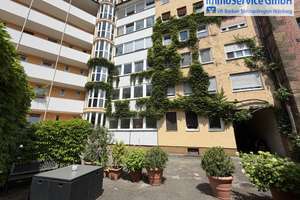 Renovierungsbedürftige 4,5-Zimmer-Wohnung mit 2 Balkone nähe Stadtpark
