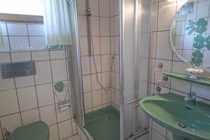 Bungalow mit 5,5 Zimmer / 160m² WFL /  großer Garten, 2 Garagen uvm. – Esslingen (Kreis) – Vorschaubild 7