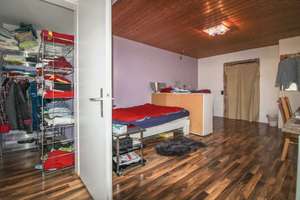 Wohn- und Geschäftshaus mit Top-Potenzial ! Aktuell 1 Etage Gewerbefläche + 2 Etagen Wohnfläche – Die vollständige Adresse der Immobilie erhältst du vom Anbieter., 72406 Bisingen – Vorschaubild 16
