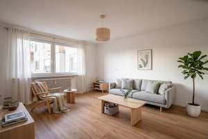 Renovierte 4 Zimmerwohnung mit Balkon, Fahrstuhl und TG-Platz in Bielefeld Stieghorst