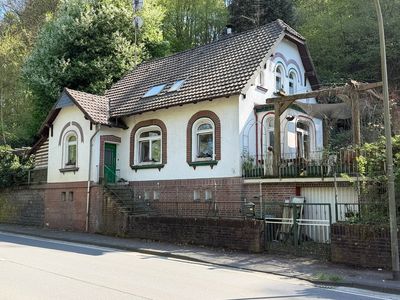 Einfamilienhaus in Wetter-Volmarstein
715 qm Grund / 140 qm Wohnfläche