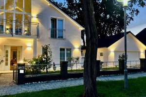 LICHTDURCHFLUTETES FOYER & KAMIN - MODERN & ELEGANT - SCHÖN ANGELEGTER GARTEN & DOPPELGARAGE – Sanddornweg 5 rr, 14624 Dallgow-Döberitz – Vorschaubild 11
