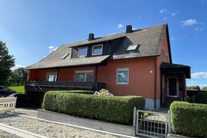 Gepflegtes Einfamilienhaus in Randlage von Thanhausen – Die vollständige Adresse der Immobilie erhältst du vom Anbieter., 95671 Bärnau – Vorschaubild 1