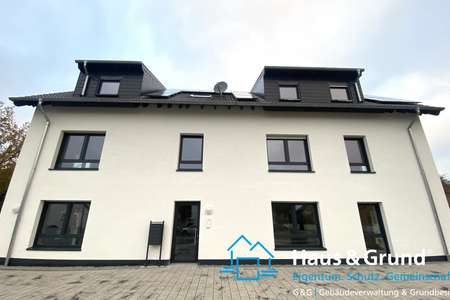 *** Energieeffizienter Neubau mit 6 Wohnungen - Terrassen und Balkone mit Aussicht ins Grüne ***