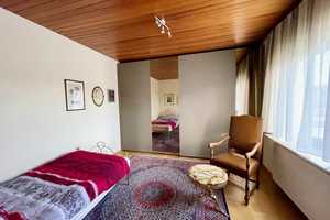 Geschmackvolles Architektenhaus mit offener Galerie • Eingangsbereich mit Kamin • Laubenheim – Mainz – Vorschaubild 18