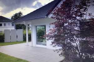Ihr Haus ist Ihnen zu groß geworden? Neuwertiger, barrierefreier Bungalow mit pflegeleichtem Garten – Oberbergischer Kreis – Vorschaubild 1