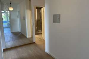 Hochwertig sanierte 3-Zimmer-Wohnung mit zwei Balkonen, Aufzug und Garagenstellplatz in Essen – 45133 Stadtwald, Essen – Vorschaubild 13