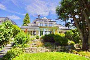 Luxuriöse Villa in Wiesbaden Nordost!