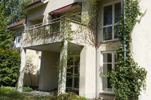 Haus im Haus Moderne interessante 4-Zimmer-Wohnung mit Terrasse, Gartenanteil  in Berlin-Frohnau – Die vollständige Adresse der Immobilie erhältst du vom Anbieter., 13465 Frohnau, Berlin – Vorschaubild 2