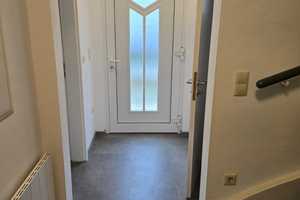 Mitte Reihenhaus mit Wintergarten, Caport schönen Fischteich und Garten- 252 m² Grundstück - 4.0 Zi. – Königsbergerstraße 29, 38440 Wolfsburg – Vorschaubild 1