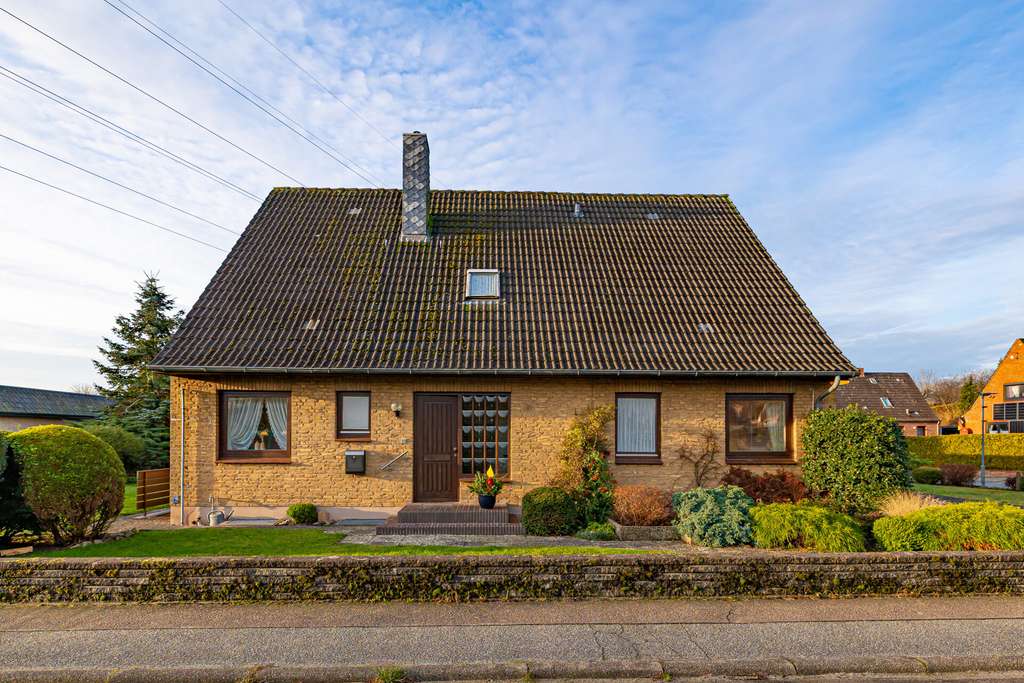 Immobilie in Handewitt - Gepflegtes EFH mit moderner ELW auf 111qm Wfl.! WiGa, Terrasse, Balkon, Garage, Teilkeller & Garten! - Bild 1