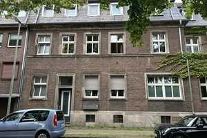 3 familienhaus in beliebter Wohnlage ! – Krefeld – Vorschaubild 2