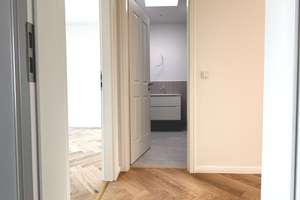 PROVISIONSFREI.. SEHR SCHÖNE, HELLE DACHGESCHOSS-WOHNUNG M. 2 BÄDER U. TERRASSE, LIFT U. WEITBLICK – John-Schehr-Str. 4, 10407 Prenzlauer Berg, Berlin – Vorschaubild 15