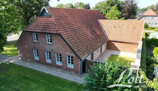 Bild von Ehemaliges Bauernhaus mit sanierter Wohnung und Ladenlokal (in der Diele) in Ortskernlage von Apen!