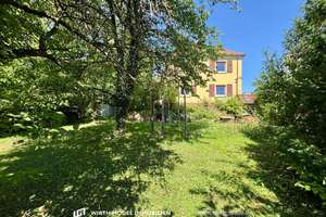 1.139 m² Grundstücksfläche mit Dreifamilienhaus und Doppelgarage an der Haardt – Die vollständige Adresse der Immobilie erhältst du vom Anbieter., 97422 Eselshöhe/Haardt, Schweinfurt – Vorschaubild 2