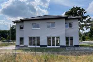 Moderne Doppelhaushälfte zur Miete in Bestensee – Franz-Mehring-Straße 11, 15741 Dahme-Spreewald (Kreis) – Vorschaubild 1