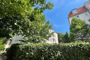 Helle 3-Zimmer-Wohnung mit Balkon am Großen Garten!