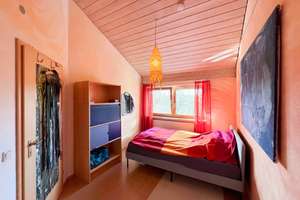 Architektenhaus in erster Reihe mit unverbautem Blick ins Naturschutzgebiet - Wohnen wie im Urlaub! – Die vollständige Adresse der Immobilie erhältst du vom Anbieter., 84424 Isen – Vorschaubild 9