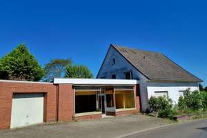 Einfamilienhaus mit kleinem Ladenlokal in PW-Nammen – Die vollständige Adresse der Immobilie erhältst du vom Anbieter., 32457 Porta Westfalica – Vorschaubild 1