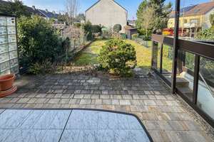 Gepflegtes Reihenmittelhaus mit Garten in ruhiger Lage von Nürnberg-Laufamholz – Die vollständige Adresse der Immobilie erhältst du vom Anbieter., 90482 Laufamholz, Nürnberg – Vorschaubild 2