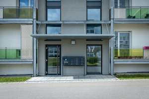 Moderne 2-Zimmer-Wohnung mit großem Balkon, Weitblick und Tiefgaragenstellplatz  – Die vollständige Adresse der Immobilie erhältst du vom Anbieter., 89075 Böfingen, Ulm – Vorschaubild 3