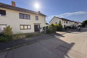Charmantes Einfamilienhaus zum Sanieren -  DHH mit großzügigem Grundstück, sonnigem Garten und viel  – Die vollständige Adresse der Immobilie erhältst du vom Anbieter., 68219 Rheinau, Mannheim – Vorschaubild 37