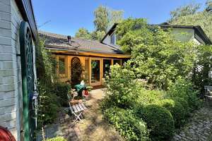 Ein Zuhause mit besonderem Charakter in einzigartiger Lage am Naturschutzgebiet – Die vollständige Adresse der Immobilie erhältst du vom Anbieter., 30657 Isernhagen-Süd, Hannover – Vorschaubild 2