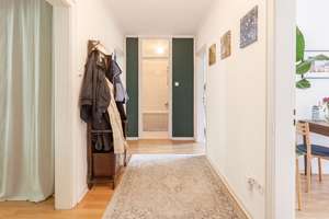 Top-Lage für Kapitalanleger – vermietete 3-Zimmer-Wohnung mit Süd-Loggia in Hamburg-Rotherbaum! – Die vollständige Adresse der Immobilie erhältst du vom Anbieter., 20146 Rotherbaum, Hamburg – Vorschaubild 2