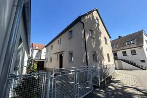 Ruhig und sonnig, renovierungsbedürftig- Toller gr. Garten + 56 qm ausbaubares DG!  + ZUSATZGEBÄUDE