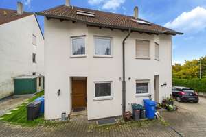 DHH, 5-6 Zimmer, Tageslicht-Bad, Terrasse, Balkon, Garten, Garage, Stellplatz, sep. Gäste WC