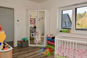 Attraktives Einfamilienhaus in Surwold Bürgerwald * Erdwärmepumpe  * Effizienzklasse A * KfW 55 * – Die vollständige Adresse der Immobilie erhältst du vom Anbieter., 26903 Surwold – Vorschaubild 23