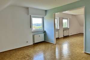 Lichtdurchflutete 3,5-Zi-Dachgeschosswohnung mit Panoramablick auf der Bellevue