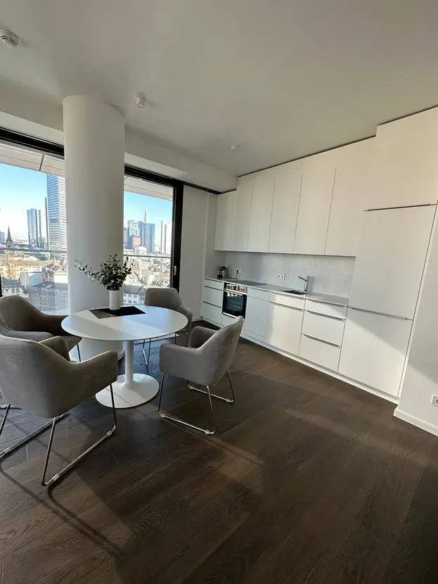 Exzellenter Skyline Blick im Grand Tower – Stilvolle 4-Zimmer-Wohnung mit umlaufendem Balkon — photo 3