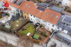 Einziehen und wohlfühlen: Stilvoll saniertes Reihenhaus in begehrter Wohnlage am Südpark