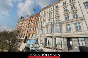 Altbaucharme trifft Elbblick : Exklusive und moderne 3-Zimmer-Wohnung auf St. Pauli.