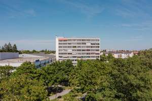 Hoch hinaus – Helles 1-Zimmer Apartment mit Fernblick in München Forstenried. – Die vollständige Adresse der Immobilie erhältst du vom Anbieter., 81476 Forstenried, München – Vorschaubild 2
