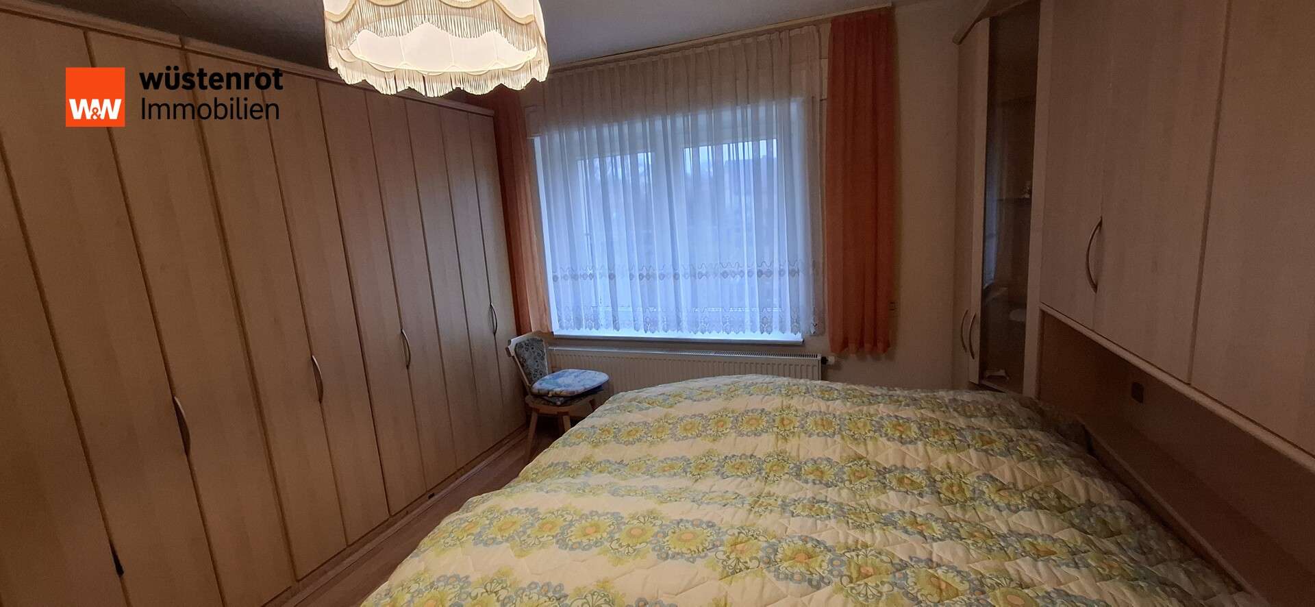 Immobilie in Königsbrück - Wohnhaus mit Nebengelass, Garagen und Verkaufspavillon - Bild 3