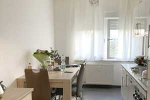 gepflegte 2-Zimmerwohnung mit Küche und Stellplatz – Pforzheim – Vorschaubild 1