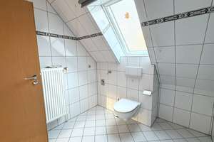 Ideal für die ganze Familie: Bezugsfreies 4-Zimmer-Reihenendhaus in Bümmerstede – Ihr neues Zuhause  – Die vollständige Adresse der Immobilie erhältst du vom Anbieter., 26133 Bümmerstede, Oldenburg (Oldenburg) – Vorschaubild 16