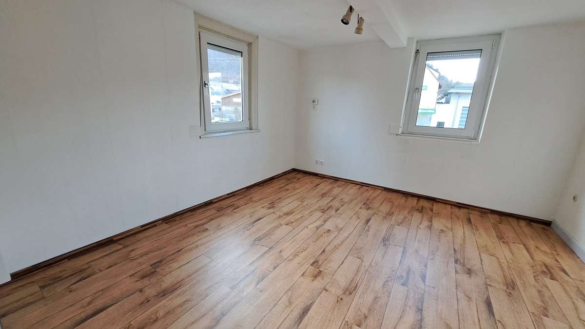 Immobilie in Lonsee - Geräumiges Einfamilienhaus mit Ausbaumöglichkeiten, großem Garten und Garage! - Bild 8