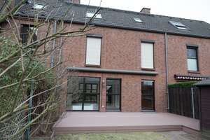 Schönes Reihenmittelhaus mit 4 Zimmern in Düsseldorf-Wersten – Die vollständige Adresse der Immobilie erhältst du vom Anbieter., 40591 Wersten, Düsseldorf – Vorschaubild 2
